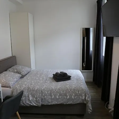 Hostel Dreams *